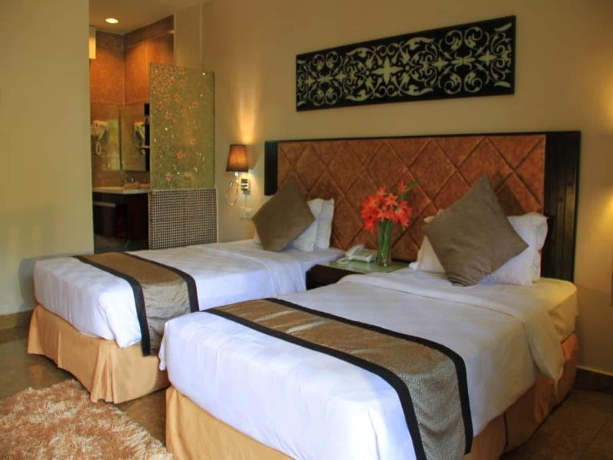Beringgis Beach Resort & Spa Papar Екстер'єр фото