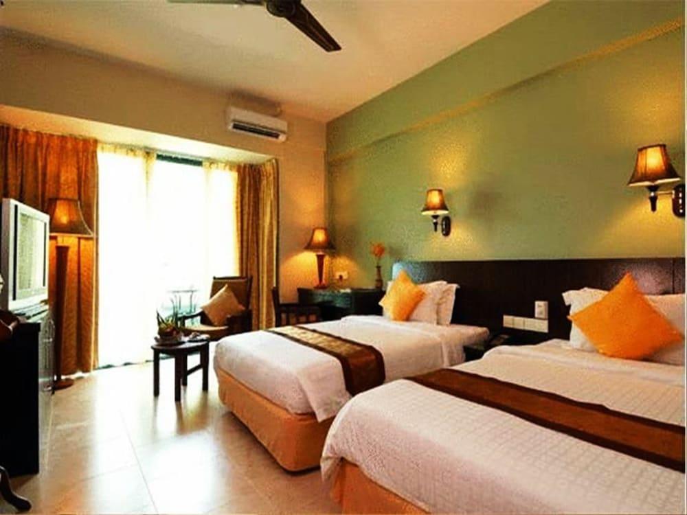 Beringgis Beach Resort & Spa Papar Екстер'єр фото