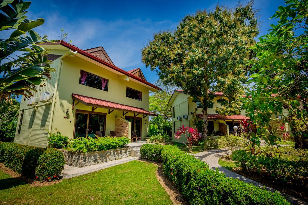 Beringgis Beach Resort & Spa Papar Екстер'єр фото