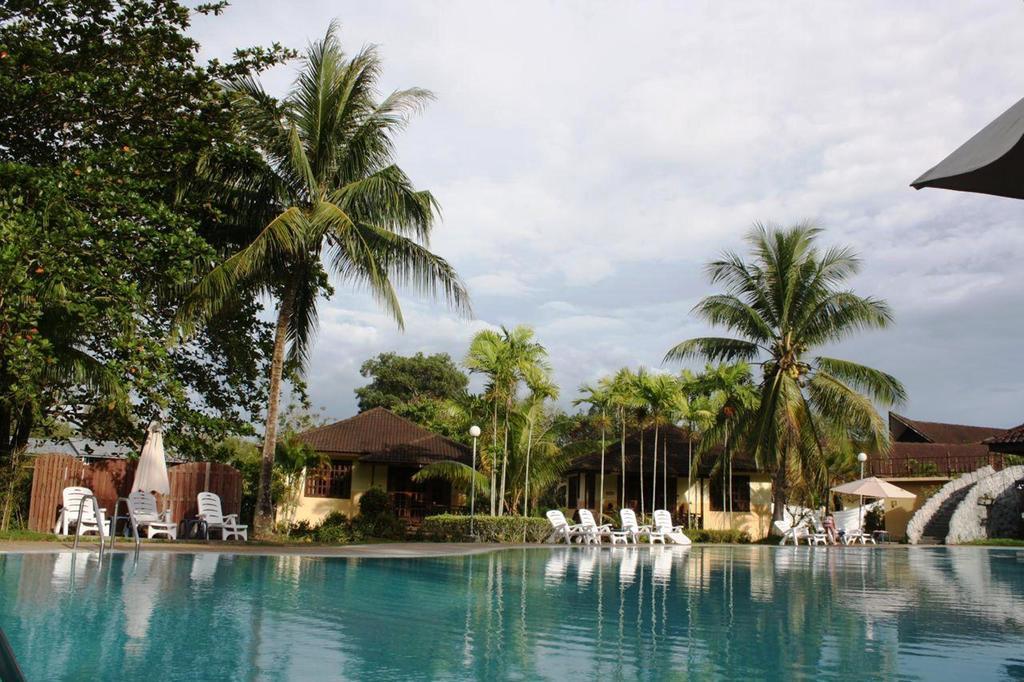 Beringgis Beach Resort & Spa Papar Екстер'єр фото