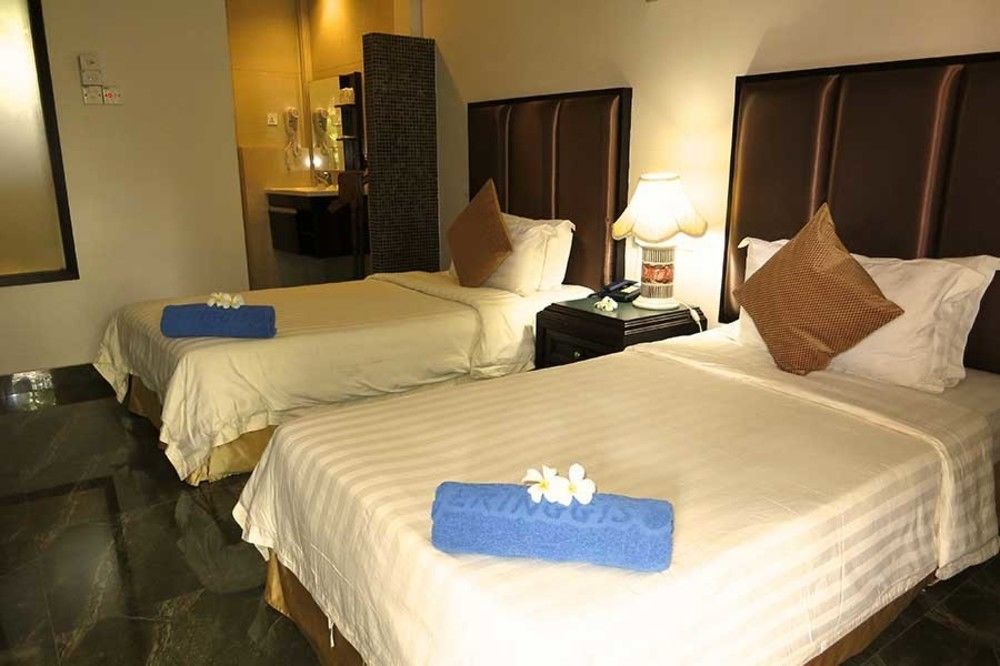 Beringgis Beach Resort & Spa Papar Екстер'єр фото